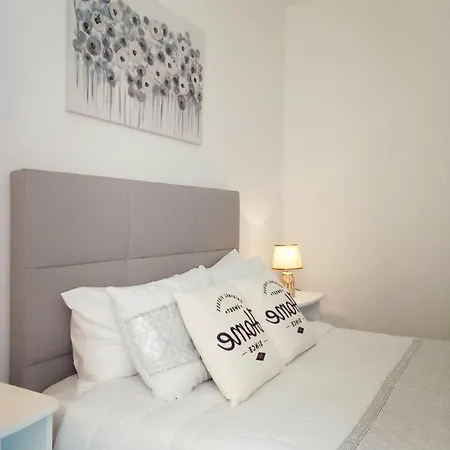 Inviting 2-bed In Nazare