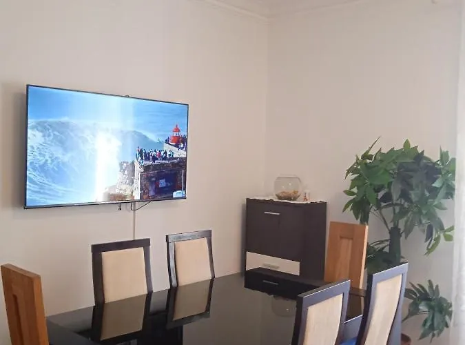 Inviting 2-bed In Apartment