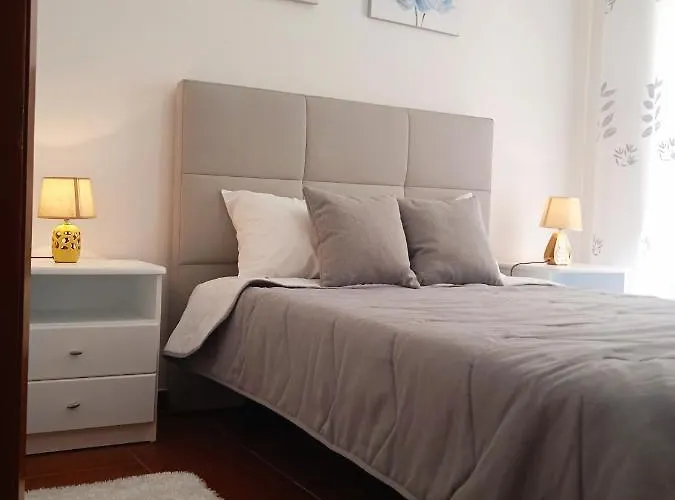 Inviting 2-bed In * Nazare