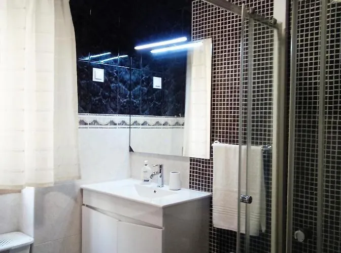 Apartment Inviting 2-bed In