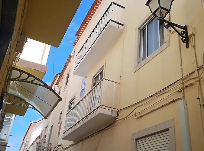 Apartment Inviting 2-bed In *